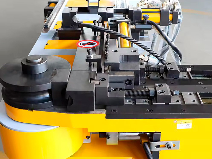 Полуавтоматический трубогибочный станок с ЧПУ DW50NC