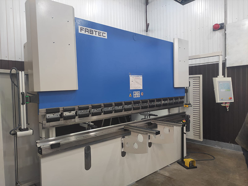 Гидравлический вертикально-гибочный пресс COMPACT-31100