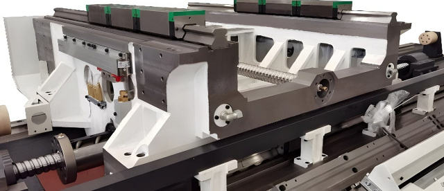 Токарно-фрезерный обрабатывающий центр с противошпинделем и осью B SPECTR ULTRATURN UT-700S