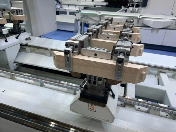 Пятиосевой  обрабатывающий центр Changfeng CF-SC4×3ATC4