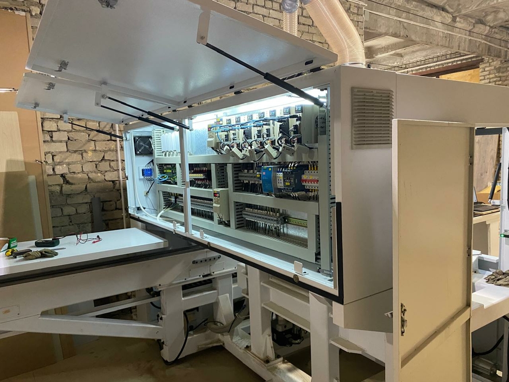 Сверлильно-присадочный станок с ЧПУ BJD P851L