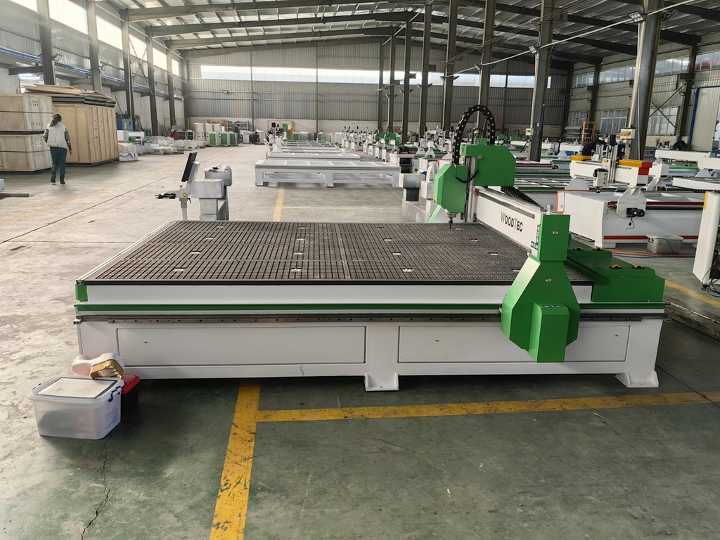 Фрезерно-гравировальный станок с чпу WoodTec CH-2030 NEST L