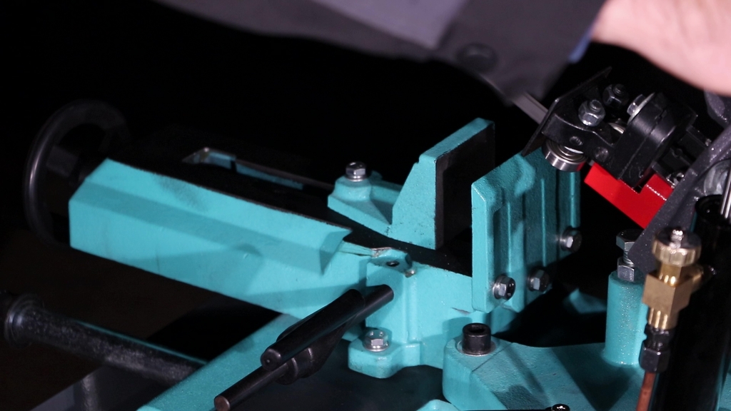 Ленточная пила по металлу AURA LM-128SHD/220 (40128100)