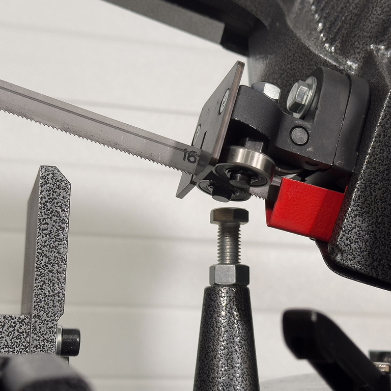 Ленточная пила по металлу AURA LM-128SHDV/220 (40128110)