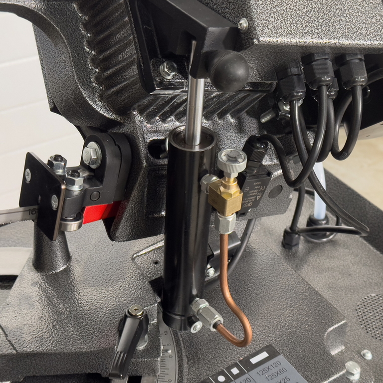 Ленточная пила по металлу AURA LM-128SHDV/220 (40128110)