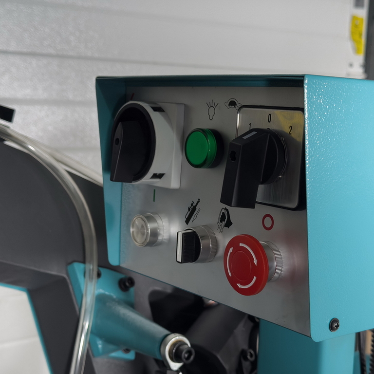 Ленточнопильный станок AURA LM-220G/380 (40220300)