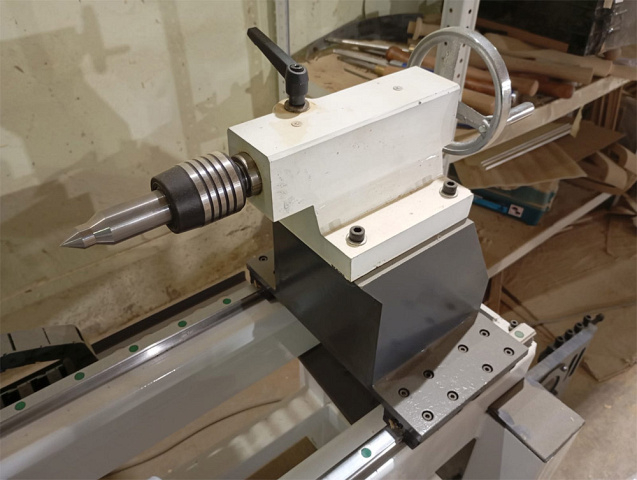 Токарный станок с ЧПУ с автоматической сменой инструмента ECOWOOD 12D2