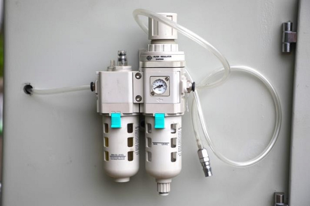 Автоматический торцовочный станок с толкателем EcoWood Cut 250