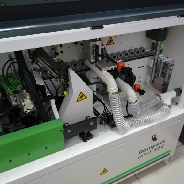 Автоматический кромкооблицовочный станок WoodTec Compact mini 200