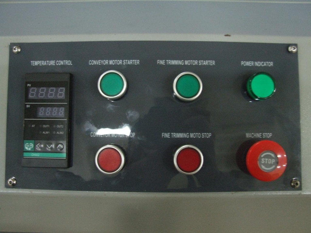 Автоматический кромкооблицовочный станок LTT MF306F