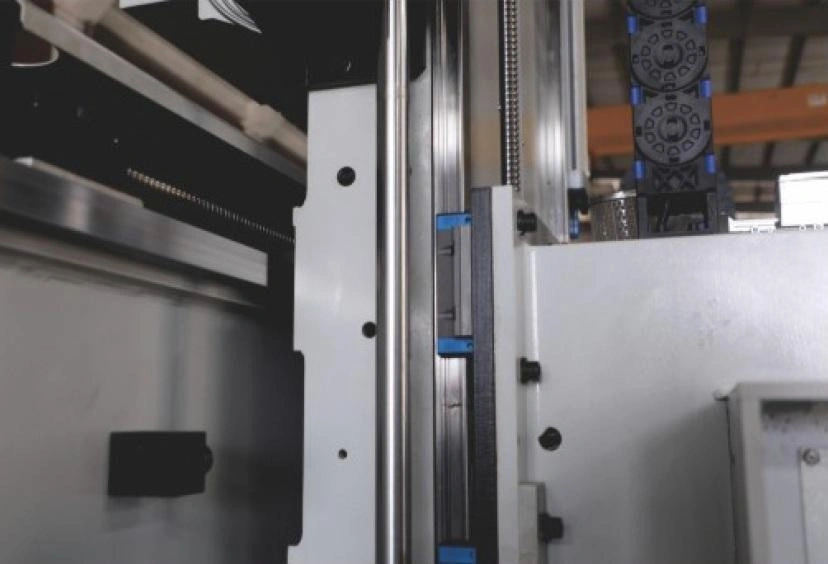 Пятиосевой обрабатывающий центр с ЧПУ JUNRAN JR-1218-4x12T