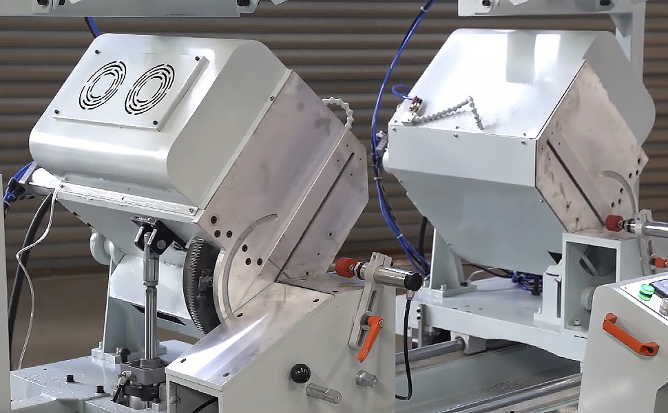 Двухголовый полуавтоматический пильный станок LJZ2-450х3700 для резки профиля из алюминия и ПВХ