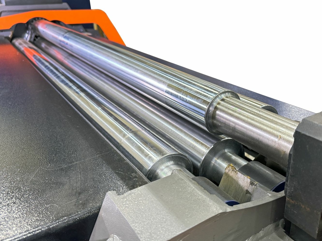 Автоматический вальцовочный станок FBM 1.5x1300