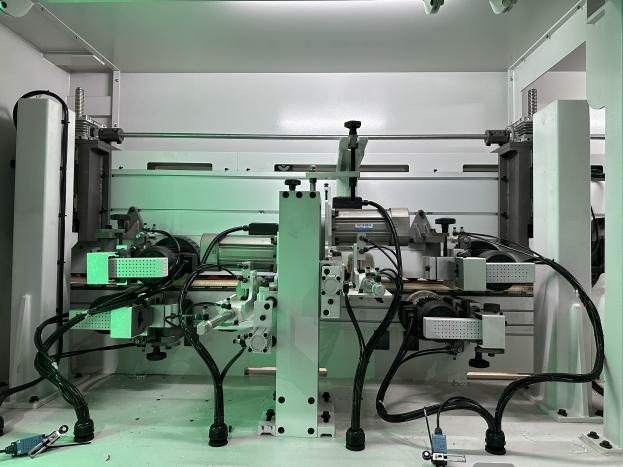 Кромкооблицовочный автоматический станок HOLD LASER S600