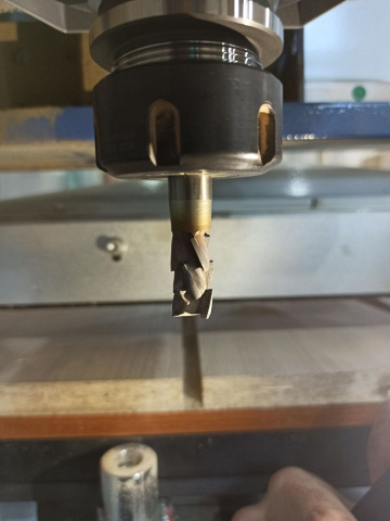 Фрезерный обрабатывающий центр с ЧПУ с автоматическим толкателем Beaver i-NEST BH PRO