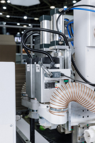 Торцевой сверлильно-присадочный центр с ЧПУ Beaver SWIFT HSD 2S