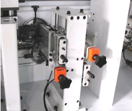 Кромкооблицовочный автоматический станок BJD-F750