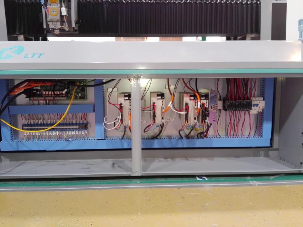 Оптоволоконный лазерный станок для раскроя металла с чпу Ltt HN3015F