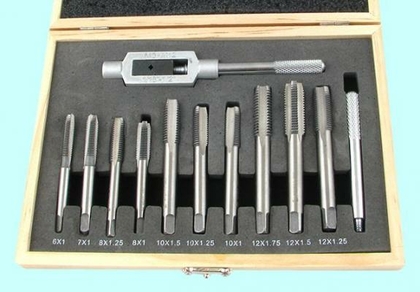 Вороток и 10 метчиков М6-М12 9ХС в дер. коробке "CNIC"