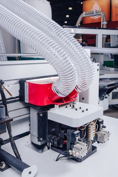 Станок для облицовывания кромок мебельных деталей WoodTec X600