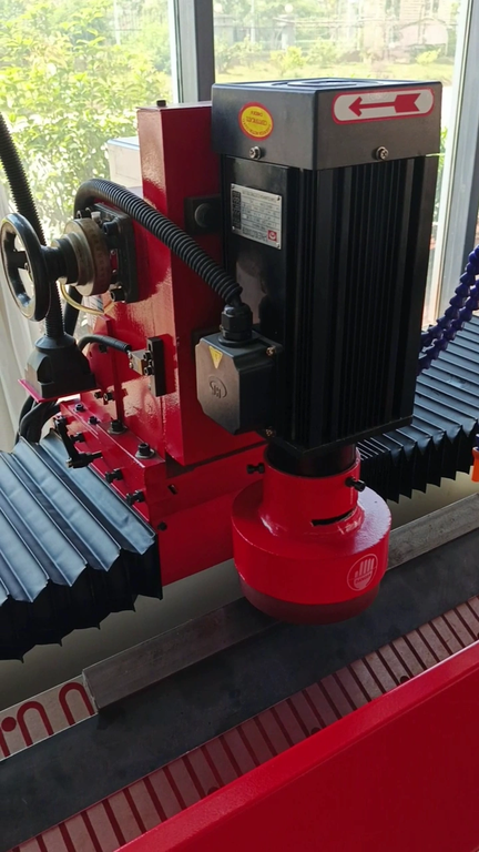 Заточной станок с ЧПУ с магнитной плитой для дробильных и лущильных ножей ISM-АC