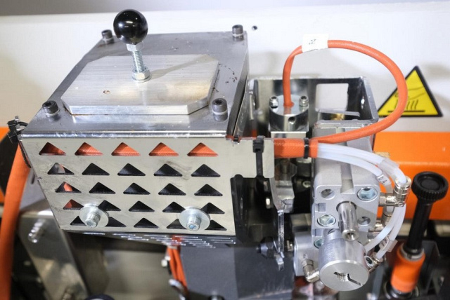 Автоматический кромкооблицовочный станок OSTERMANN 6TF PUR