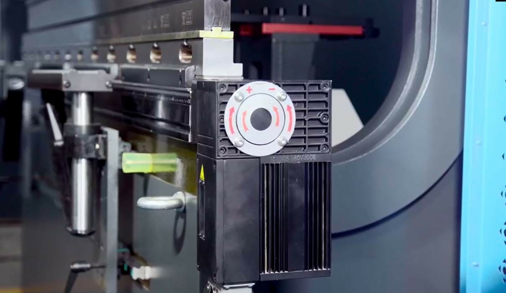 Гидравлический листогибочный пресс HPB-P 63/2500