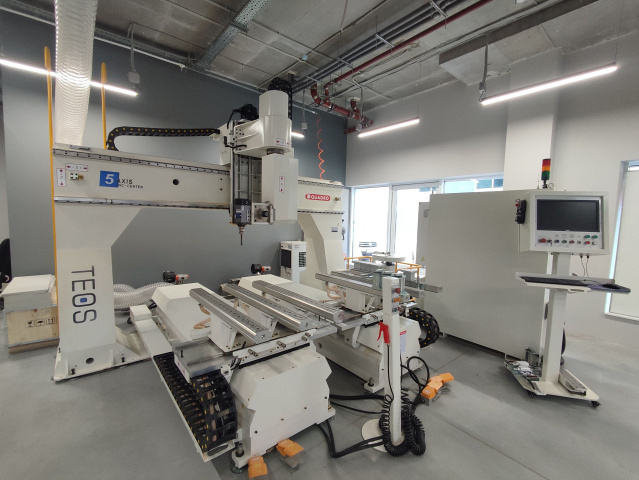 Пятиосевой обрабатывающий центр QUADRO TEOS ATC