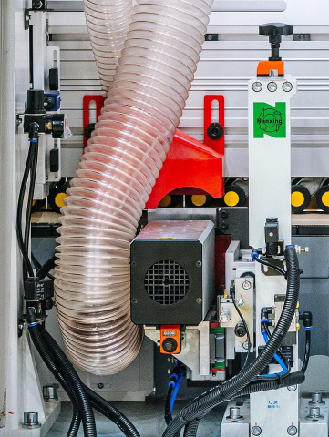 Двухсторонний кромкооблицовочный станок Nanxing NB7HS2P-PC