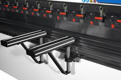 Листогибочный гидравлический пресс с ЧПУ TP10S MetalTec HBM