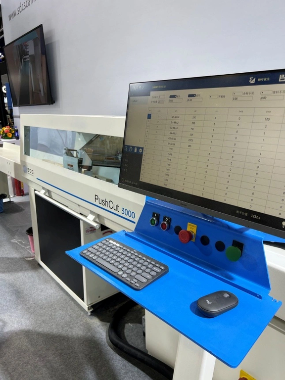 Торцовочный станок с толкателем SDC PUSH CUT 6000