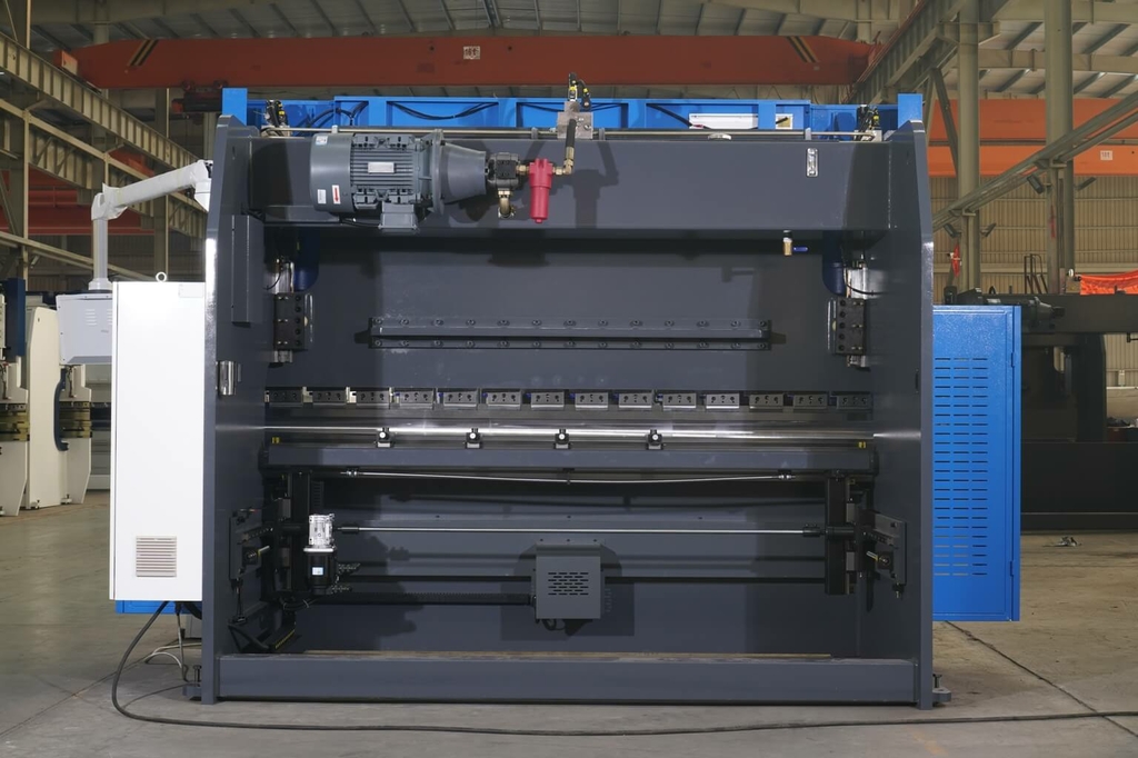 Листогибочный пресс с ЧПУ MetalTec HBС 110/2500 4+1 ЧПУ МТ-15