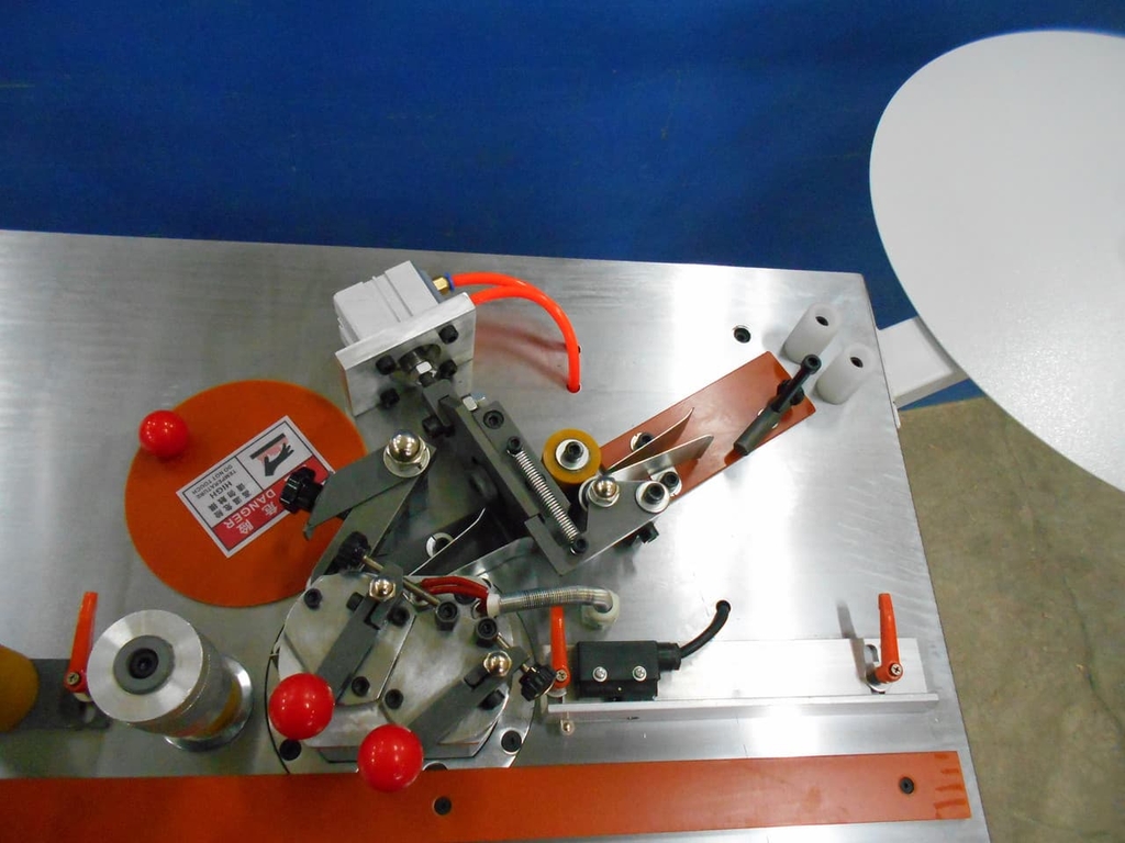 Кромкооблицовочный станок Ltt-F350А