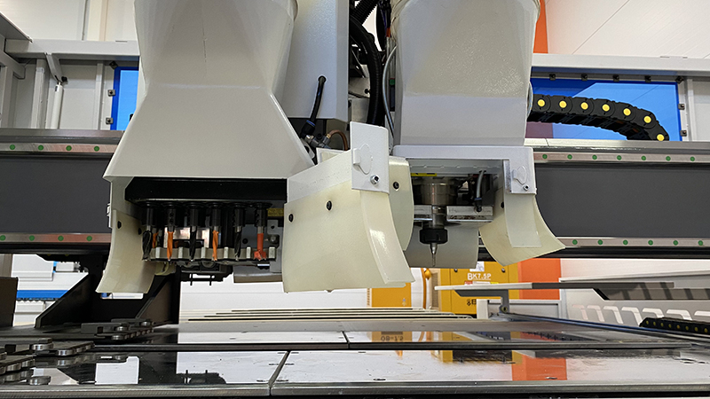 Автоматический сверлильно-присадочный станок с чпу WoodTec HSM 1230 H2