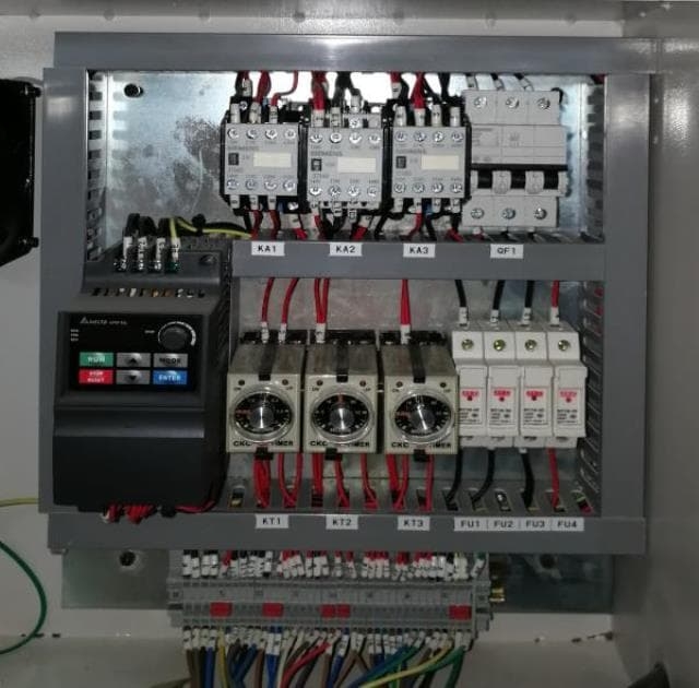 Кромкооблицовочный станок с автоподачей LTT MF50SA