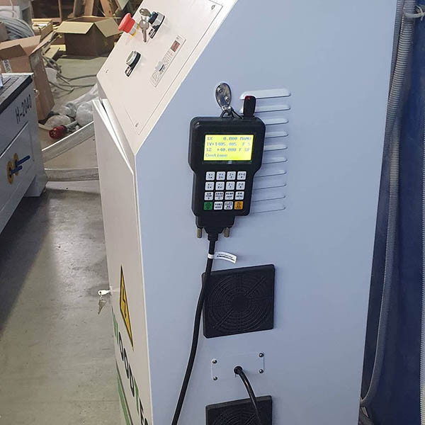 Фрезерно-гравировальный станок с чпу WoodTec H 2040