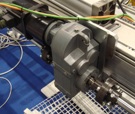 Раскроечный центр с задней загрузкой серии INDUSTRIAL Filato NPL-330HG