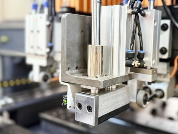 Сверлильно-присадочный станок с ЧПУ HOLD HB61J