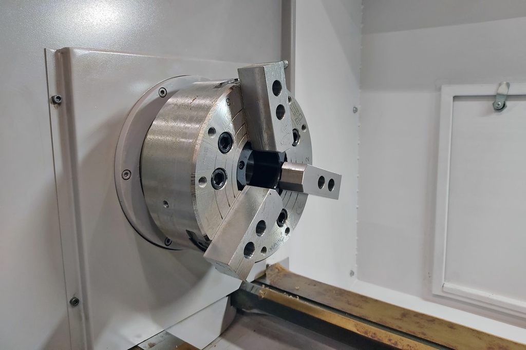 Токарный станок CK6150/1000 с плоской станиной с ЧПУ Siemens 808D