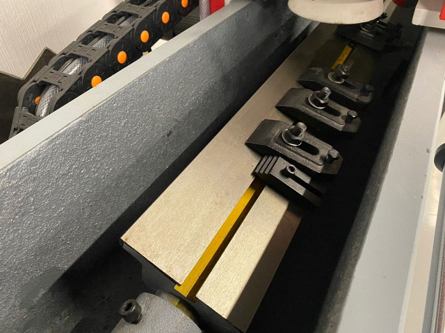 Станок для заточки строгальных ножей IRONMAC 701A