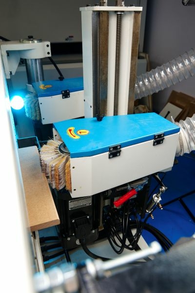 Автоматический кромко-шлифовальный станок KDT S-К1S2J2W2-S