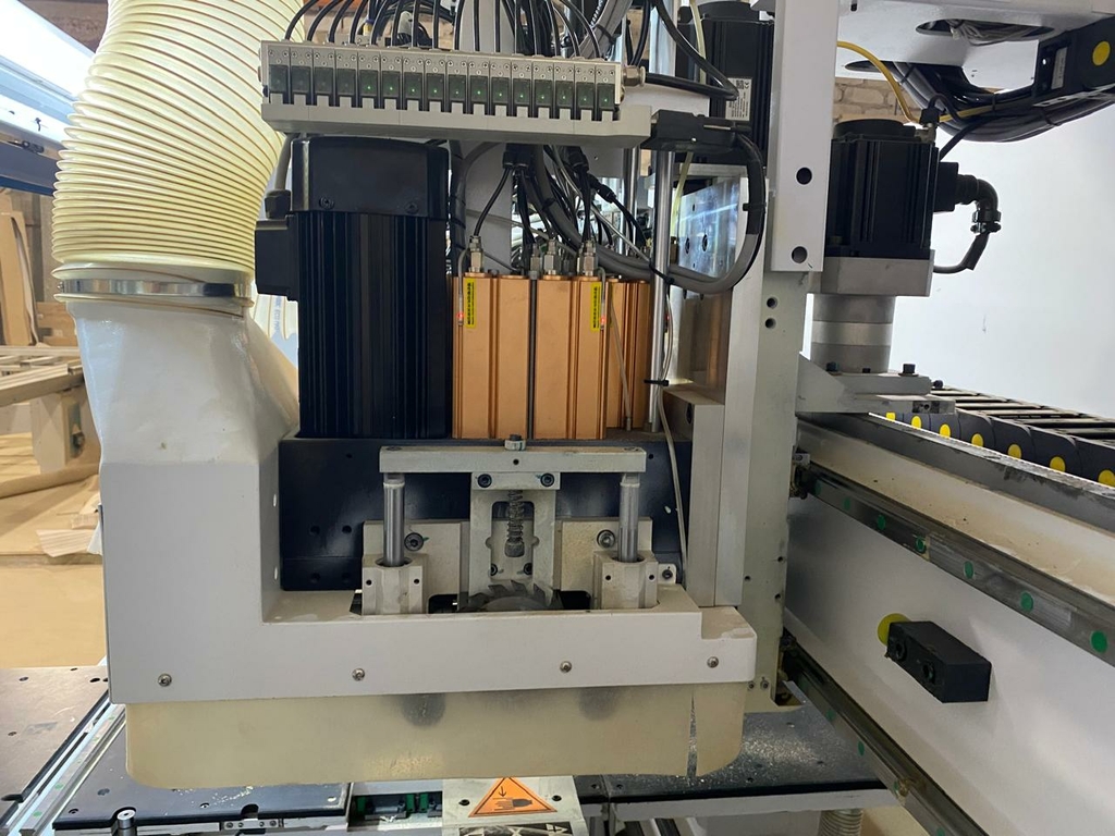 Сверлильно-присадочный станок с ЧПУ BJD P851L