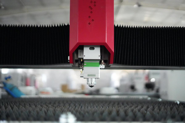 Оптоволоконная установка лазерного раскроя L3