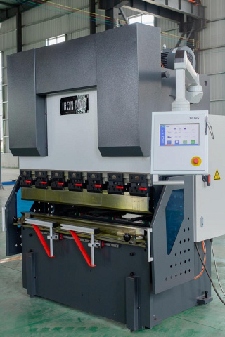 Гидравлические листогибочные прессы IRONMAC HPB-Т