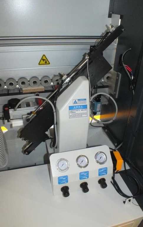 Кромкооблицовочный автоматический станок LTT HH-504