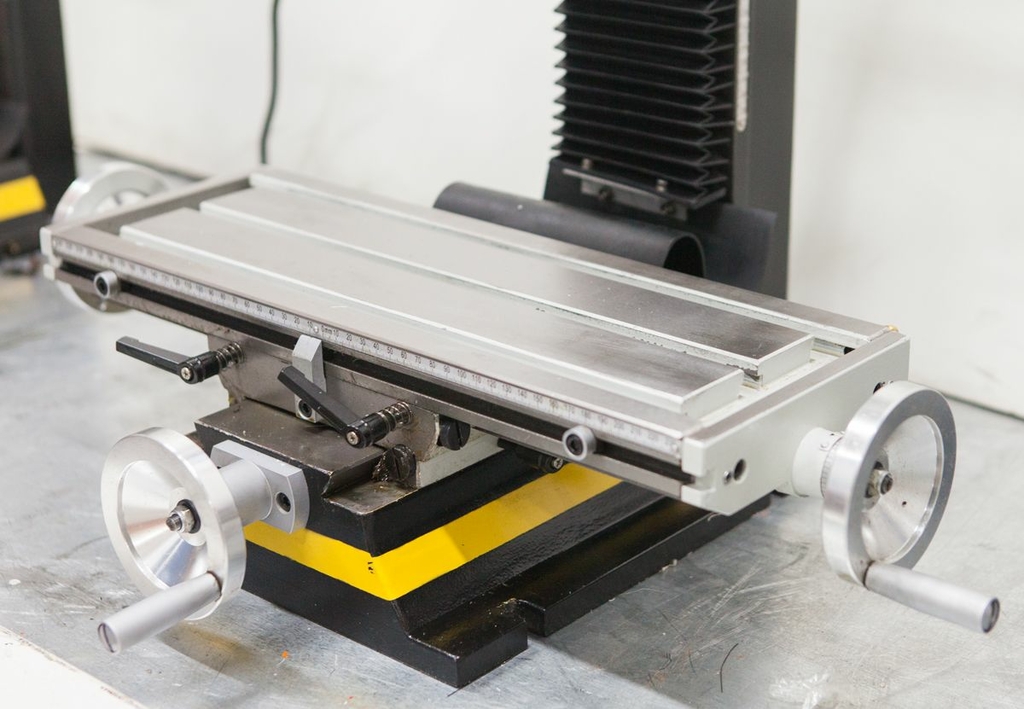 Фрезерно сверлильный станок Stalex SBM 20