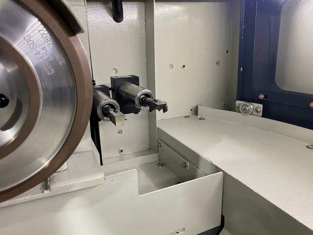 Четырехосевой заточной станок с ЧПУ IRONMAC TURBO