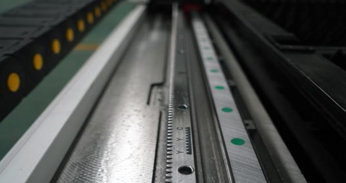 Лазерный станок по металлу OREE LASER FM3015A 6000W RAYCUS