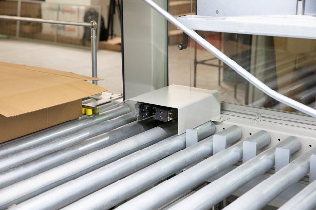 Автоматическая линия для склейки коробок из гофрокартона Intelpack 410