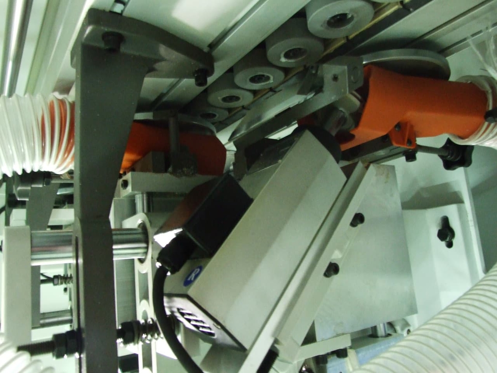 Автоматический кромкоблицовочный станок LTT WDX-323J